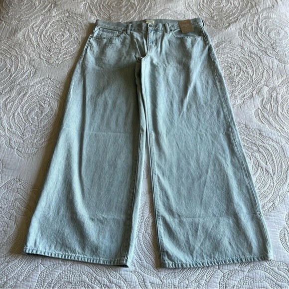 NWT - Madewell - Low-Rise Superwide-Leg Jeans - Nye Wash - Picture 4 of 13